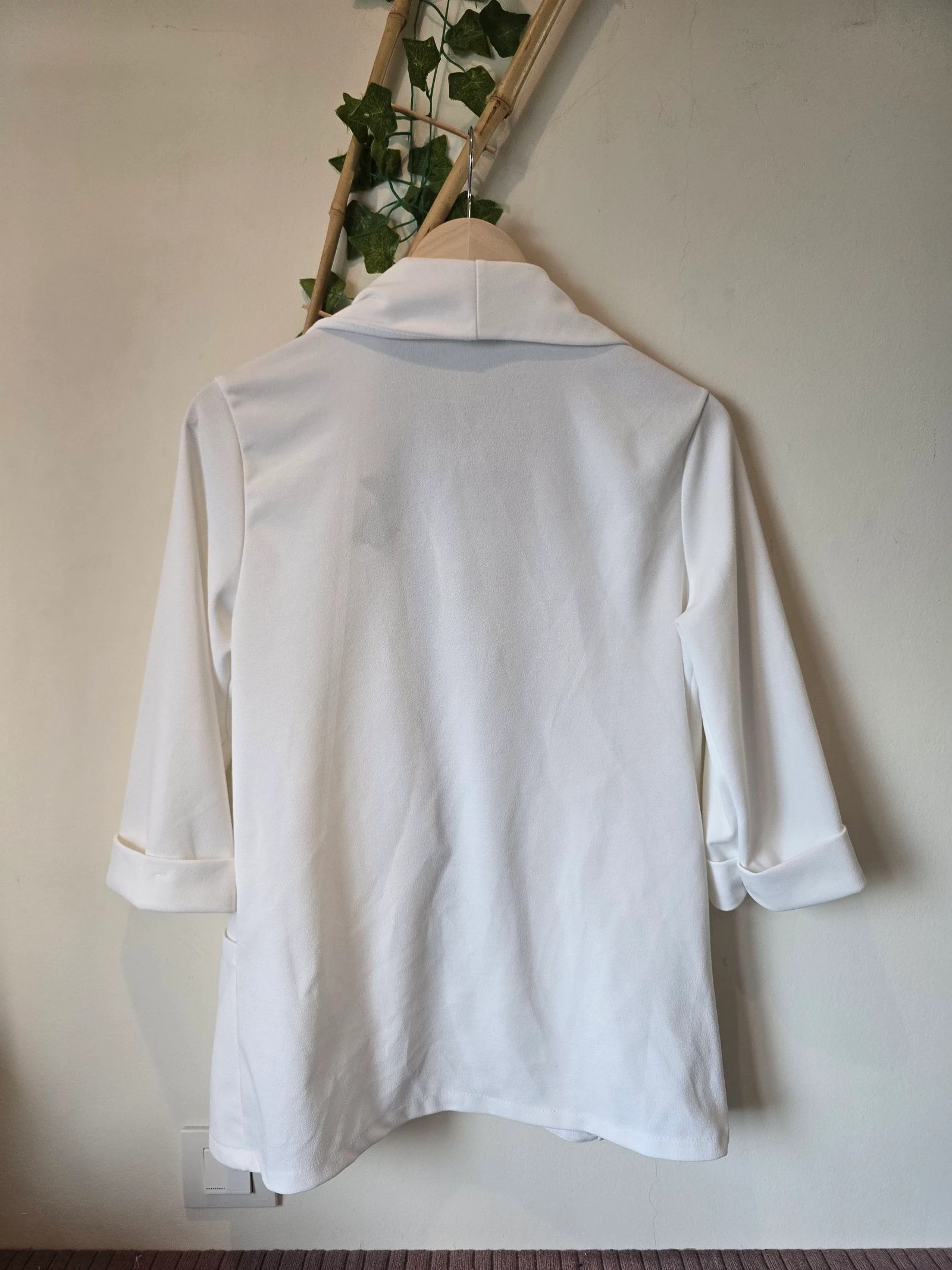 White blazer by New Collection -size s/m- perfect condition. – photo 3